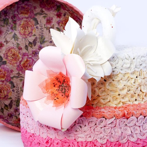 Flower Box WOW κουτί.Ρομαντική επιλογή που ταιριάζει σε bridal διακόσμηση και αποτελεί ιδανικό δώρο για τα κορίτσια που αγαπούν την άνοιξη.